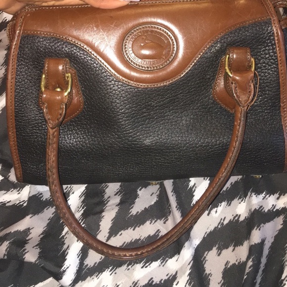 Beautiful and Authentic Vintage Dooney & Bourke - Picture 2 of 5
